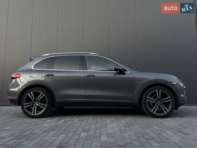 Серый Порше Каен, объемом двигателя 3 л и пробегом 220 тыс. км за 23999 $, фото 15 на Automoto.ua