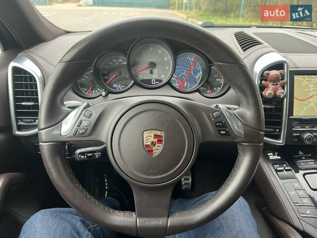 Серый Порше Каен, объемом двигателя 4.8 л и пробегом 108 тыс. км за 17500 $, фото 19 на Automoto.ua