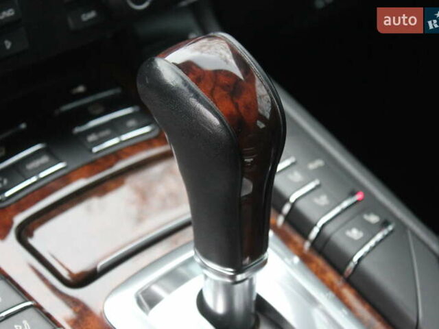 Сірий Порше Cayenne, об'ємом двигуна 4.81 л та пробігом 84 тис. км за 24999 $, фото 43 на Automoto.ua