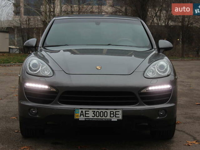 Сірий Порше Cayenne, об'ємом двигуна 4.81 л та пробігом 84 тис. км за 24999 $, фото 7 на Automoto.ua