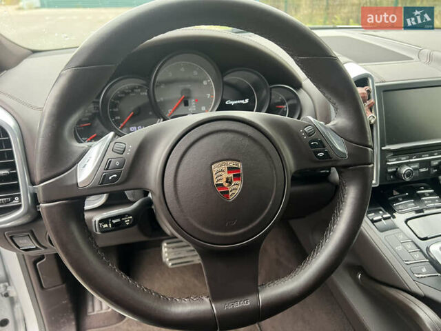 Серый Порше Каен, объемом двигателя 4.8 л и пробегом 108 тыс. км за 17500 $, фото 17 на Automoto.ua