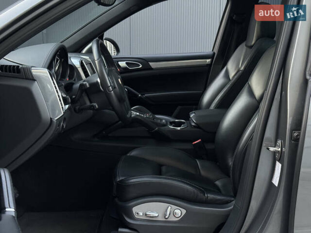 Серый Порше Каен, объемом двигателя 3 л и пробегом 220 тыс. км за 25999 $, фото 28 на Automoto.ua