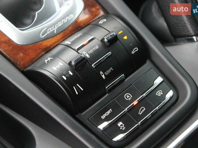 Сірий Порше Cayenne, об'ємом двигуна 4.81 л та пробігом 84 тис. км за 24999 $, фото 42 на Automoto.ua