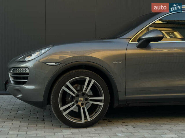 Серый Порше Каен, объемом двигателя 3 л и пробегом 220 тыс. км за 23999 $, фото 6 на Automoto.ua