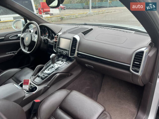 Серый Порше Каен, объемом двигателя 4.8 л и пробегом 108 тыс. км за 17500 $, фото 13 на Automoto.ua