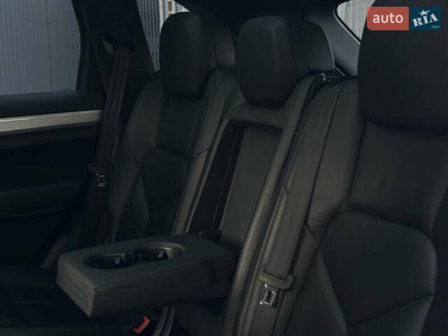 Серый Порше Каен, объемом двигателя 3 л и пробегом 220 тыс. км за 25999 $, фото 39 на Automoto.ua