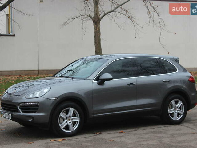 Сірий Порше Cayenne, об'ємом двигуна 4.81 л та пробігом 84 тис. км за 24999 $, фото 2 на Automoto.ua