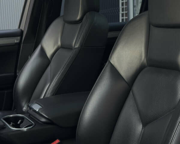 Серый Порше Каен, объемом двигателя 3 л и пробегом 220 тыс. км за 25999 $, фото 30 на Automoto.ua