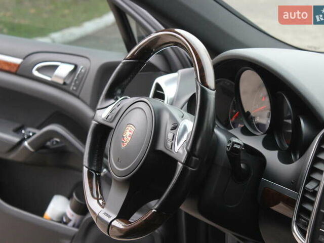 Сірий Порше Cayenne, об'ємом двигуна 4.81 л та пробігом 84 тис. км за 24999 $, фото 33 на Automoto.ua