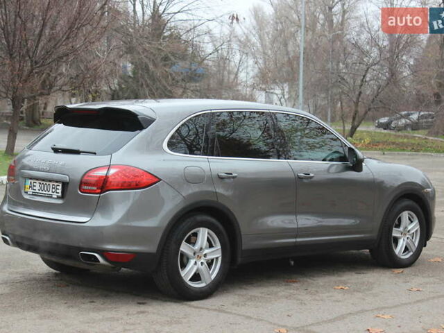 Сірий Порше Cayenne, об'ємом двигуна 4.81 л та пробігом 84 тис. км за 24999 $, фото 12 на Automoto.ua