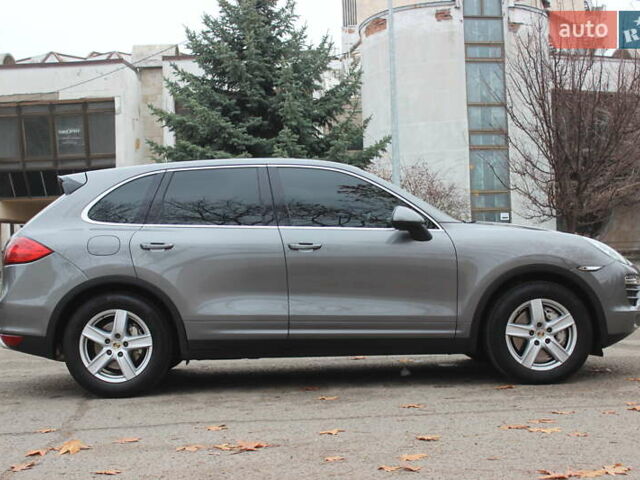 Сірий Порше Cayenne, об'ємом двигуна 4.81 л та пробігом 84 тис. км за 24999 $, фото 11 на Automoto.ua