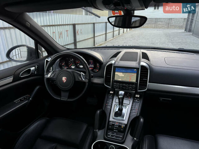 Серый Порше Каен, объемом двигателя 3 л и пробегом 220 тыс. км за 25999 $, фото 26 на Automoto.ua