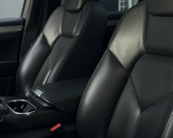 Серый Порше Каен, объемом двигателя 3 л и пробегом 220 тыс. км за 23999 $, фото 32 на Automoto.ua