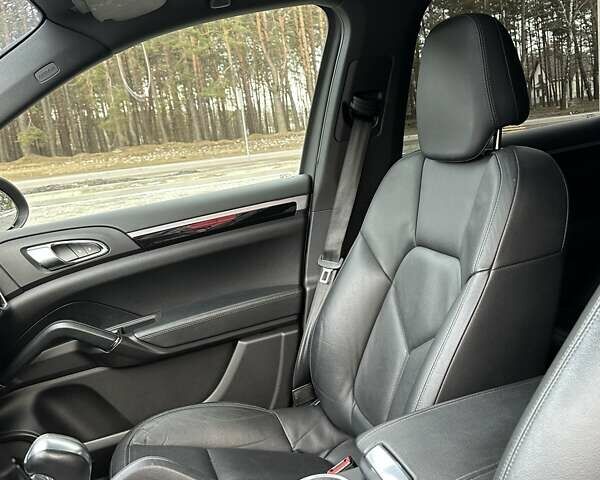 Сірий Порше Cayenne, об'ємом двигуна 3 л та пробігом 232 тис. км за 23200 $, фото 53 на Automoto.ua