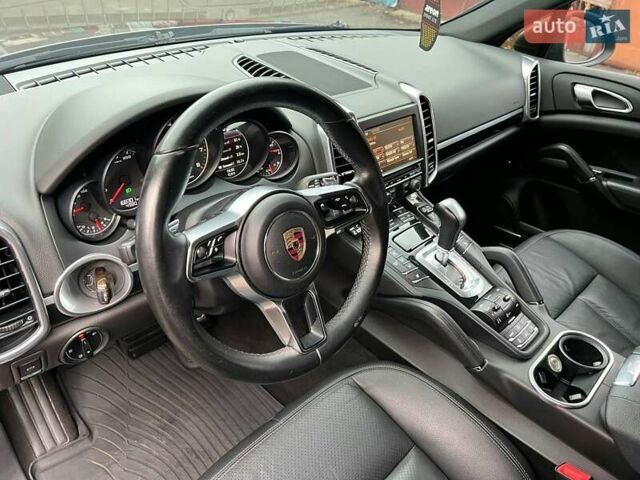 Серый Порше Каен, объемом двигателя 3.6 л и пробегом 196 тыс. км за 18999 $, фото 16 на Automoto.ua