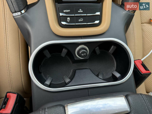 Сірий Порше Cayenne, об'ємом двигуна 3 л та пробігом 138 тис. км за 27000 $, фото 109 на Automoto.ua