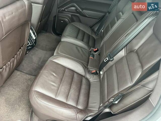 Серый Порше Каен, объемом двигателя 0 л и пробегом 107 тыс. км за 22800 $, фото 10 на Automoto.ua