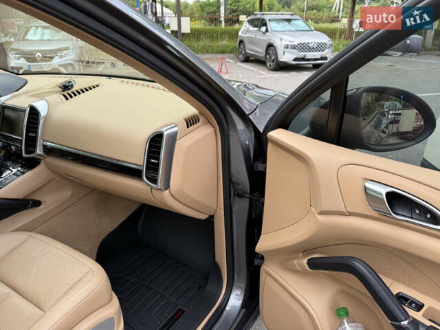 Сірий Порше Cayenne, об'ємом двигуна 3 л та пробігом 138 тис. км за 27000 $, фото 141 на Automoto.ua