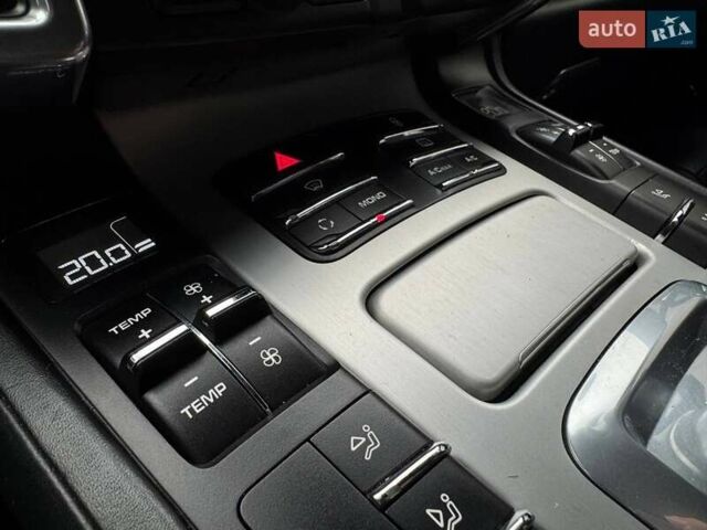 Серый Порше Каен, объемом двигателя 4.81 л и пробегом 235 тыс. км за 15490 $, фото 23 на Automoto.ua