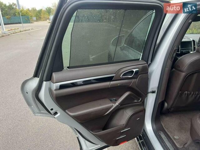 Серый Порше Каен, объемом двигателя 0 л и пробегом 107 тыс. км за 22800 $, фото 12 на Automoto.ua