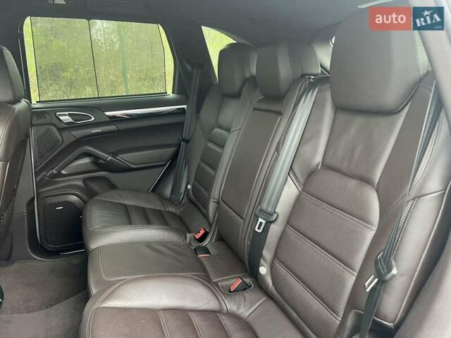 Серый Порше Каен, объемом двигателя 0 л и пробегом 107 тыс. км за 22800 $, фото 11 на Automoto.ua