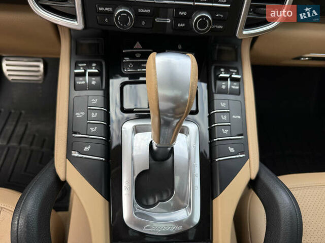 Сірий Порше Cayenne, об'ємом двигуна 3 л та пробігом 138 тис. км за 27000 $, фото 112 на Automoto.ua