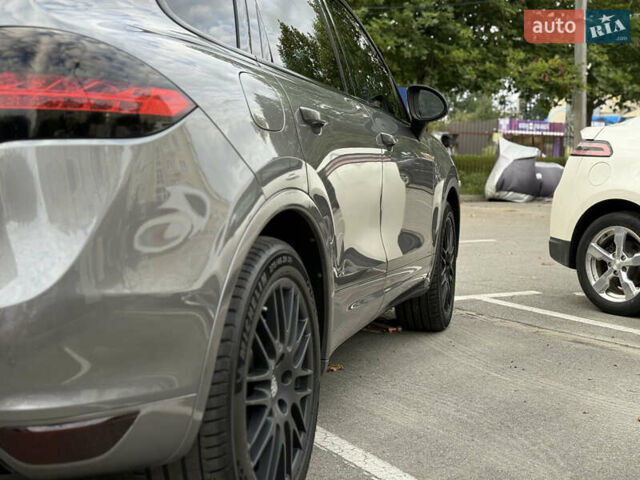 Сірий Порше Cayenne, об'ємом двигуна 3 л та пробігом 138 тис. км за 27000 $, фото 179 на Automoto.ua