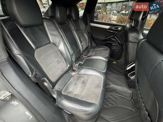 Серый Порше Каен, объемом двигателя 4.81 л и пробегом 235 тыс. км за 16990 $, фото 9 на Automoto.ua