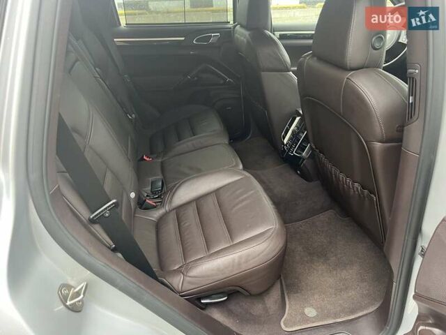 Серый Порше Каен, объемом двигателя 0 л и пробегом 107 тыс. км за 22800 $, фото 13 на Automoto.ua