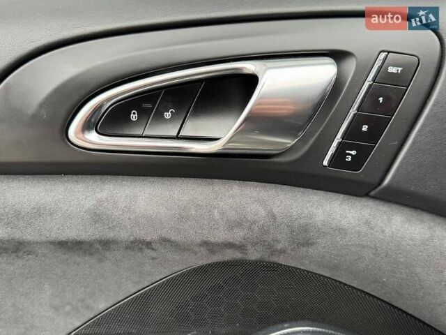 Серый Порше Каен, объемом двигателя 4.81 л и пробегом 235 тыс. км за 15490 $, фото 16 на Automoto.ua