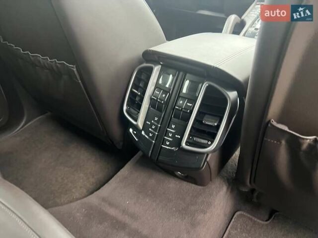 Серый Порше Каен, объемом двигателя 0 л и пробегом 107 тыс. км за 22800 $, фото 16 на Automoto.ua