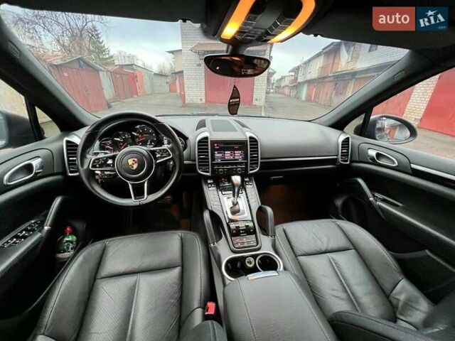 Серый Порше Каен, объемом двигателя 3.6 л и пробегом 196 тыс. км за 18999 $, фото 24 на Automoto.ua