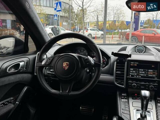 Серый Порше Каен, объемом двигателя 4.81 л и пробегом 235 тыс. км за 15490 $, фото 12 на Automoto.ua