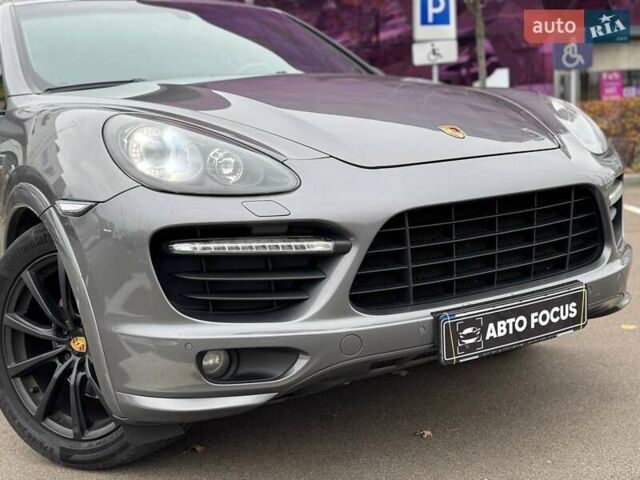 Серый Порше Каен, объемом двигателя 4.81 л и пробегом 235 тыс. км за 16990 $, фото 1 на Automoto.ua