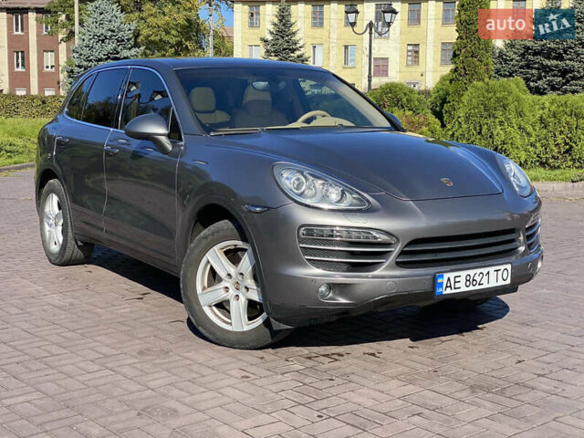 Серый Порше Каен, объемом двигателя 3.6 л и пробегом 275 тыс. км за 18498 $, фото 13 на Automoto.ua