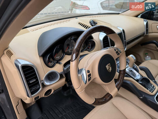 Сірий Порше Cayenne, об'ємом двигуна 3 л та пробігом 138 тис. км за 27000 $, фото 105 на Automoto.ua