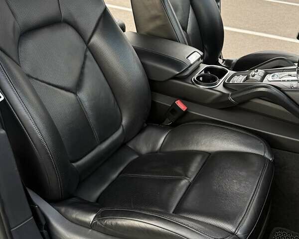 Сірий Порше Cayenne, об'ємом двигуна 2.97 л та пробігом 182 тис. км за 26000 $, фото 15 на Automoto.ua