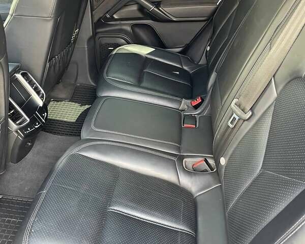 Сірий Порше Cayenne, об'ємом двигуна 4.8 л та пробігом 90 тис. км за 29900 $, фото 5 на Automoto.ua
