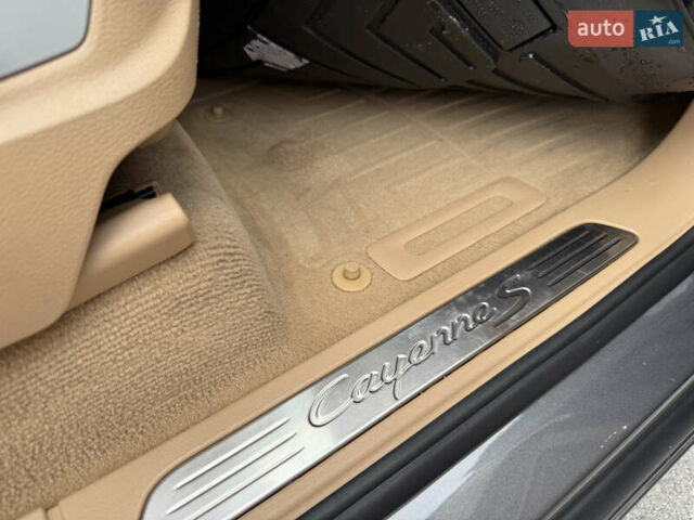 Сірий Порше Cayenne, об'ємом двигуна 3 л та пробігом 138 тис. км за 27000 $, фото 145 на Automoto.ua