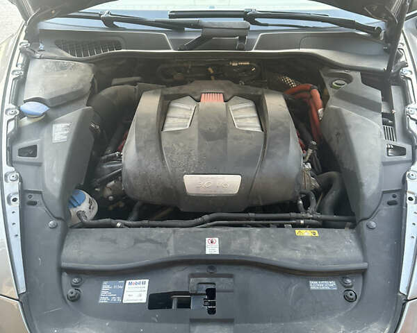 Сірий Порше Cayenne, об'ємом двигуна 0 л та пробігом 103 тис. км за 24990 $, фото 29 на Automoto.ua
