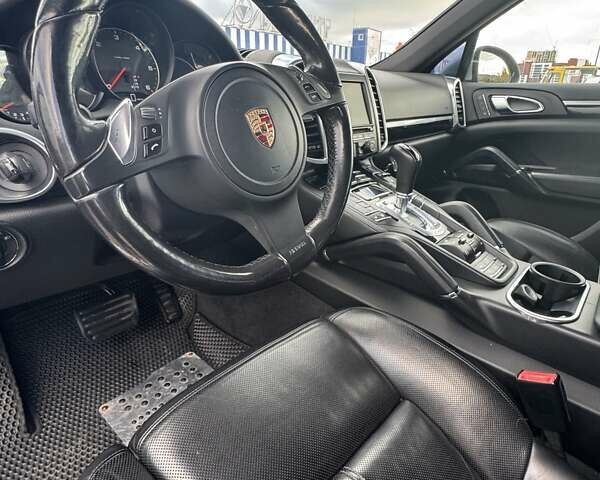 Сірий Порше Cayenne, об'ємом двигуна 2.97 л та пробігом 182 тис. км за 26000 $, фото 13 на Automoto.ua