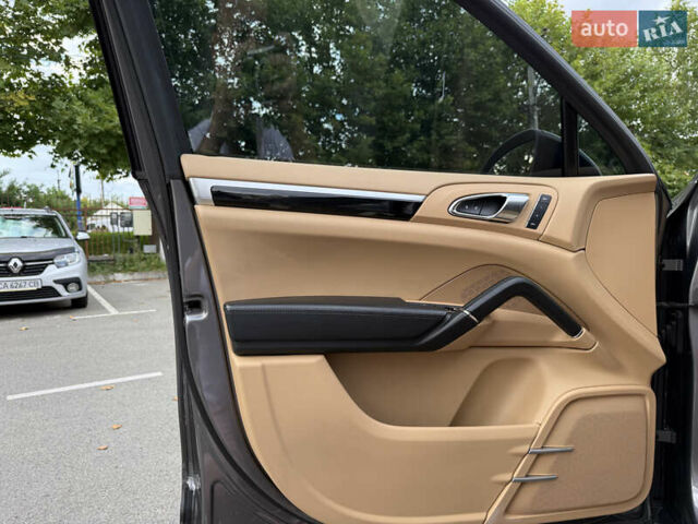Сірий Порше Cayenne, об'ємом двигуна 3 л та пробігом 138 тис. км за 27000 $, фото 99 на Automoto.ua