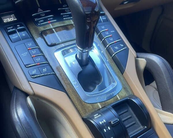 Серый Порше Каен, объемом двигателя 2.97 л и пробегом 223 тыс. км за 23800 $, фото 51 на Automoto.ua