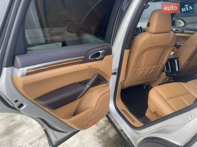 Серый Порше Каен, объемом двигателя 2.97 л и пробегом 223 тыс. км за 23800 $, фото 43 на Automoto.ua