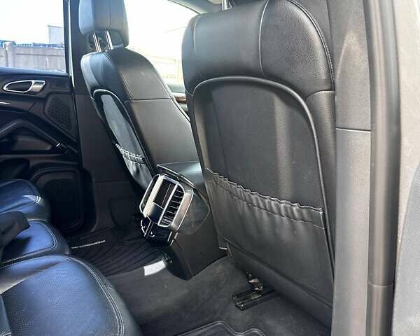 Сірий Порше Cayenne, об'ємом двигуна 2.97 л та пробігом 199 тис. км за 25000 $, фото 8 на Automoto.ua