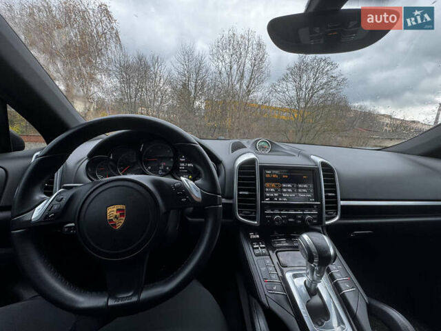 Серый Порше Каен, объемом двигателя 2.97 л и пробегом 380 тыс. км за 28500 $, фото 12 на Automoto.ua