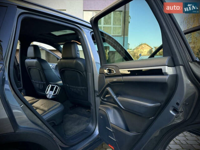 Сірий Порше Cayenne, об'ємом двигуна 3 л та пробігом 230 тис. км за 27777 $, фото 15 на Automoto.ua