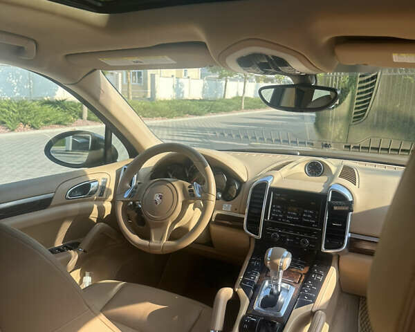 Сірий Порше Cayenne, об'ємом двигуна 3 л та пробігом 180 тис. км за 26900 $, фото 10 на Automoto.ua