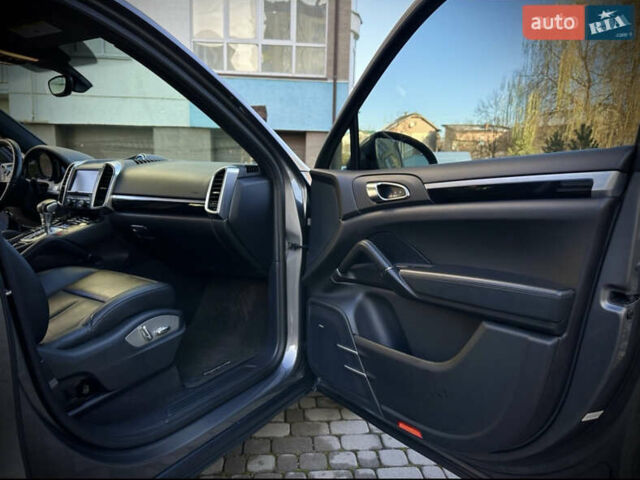 Сірий Порше Cayenne, об'ємом двигуна 3 л та пробігом 230 тис. км за 27777 $, фото 9 на Automoto.ua