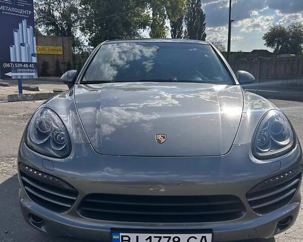 Сірий Порше Cayenne, об'ємом двигуна 2.97 л та пробігом 199 тис. км за 25000 $, фото 4 на Automoto.ua